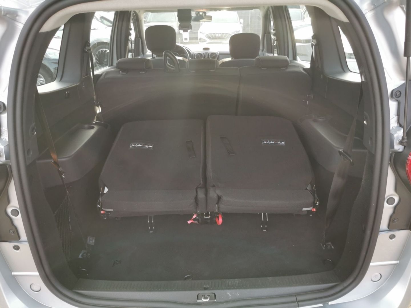 Fahrzeugabbildung Dacia Lodgy Stepway 1.6 SCe100 Navi SHZ Kamera 7-Sitze