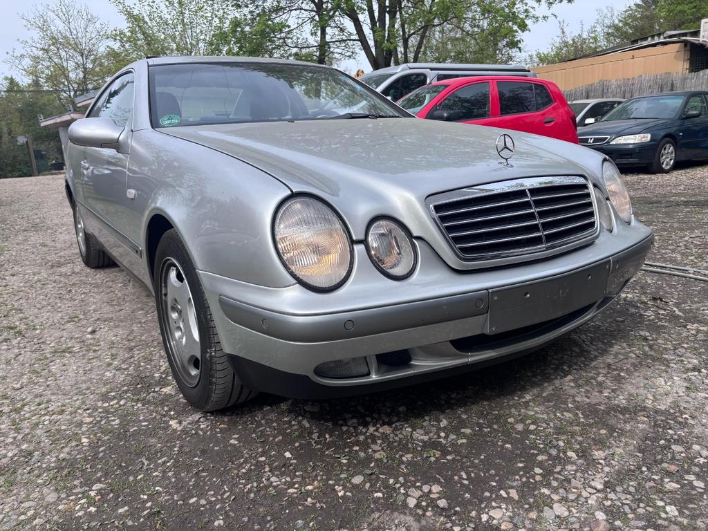 Mercedes-Benz CLK 320