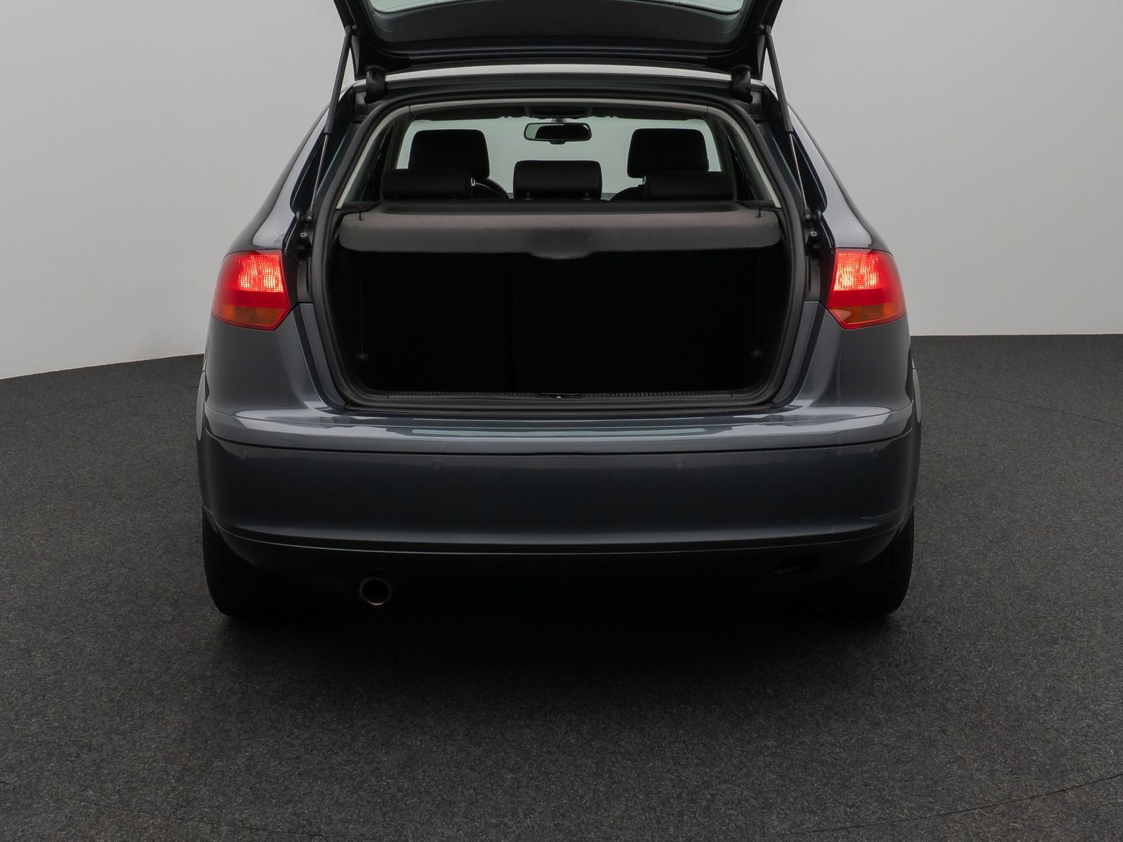 Fahrzeugabbildung Audi A3 Sportback 1.6 FSI Ambiente Sitzhzg PDC Xenon