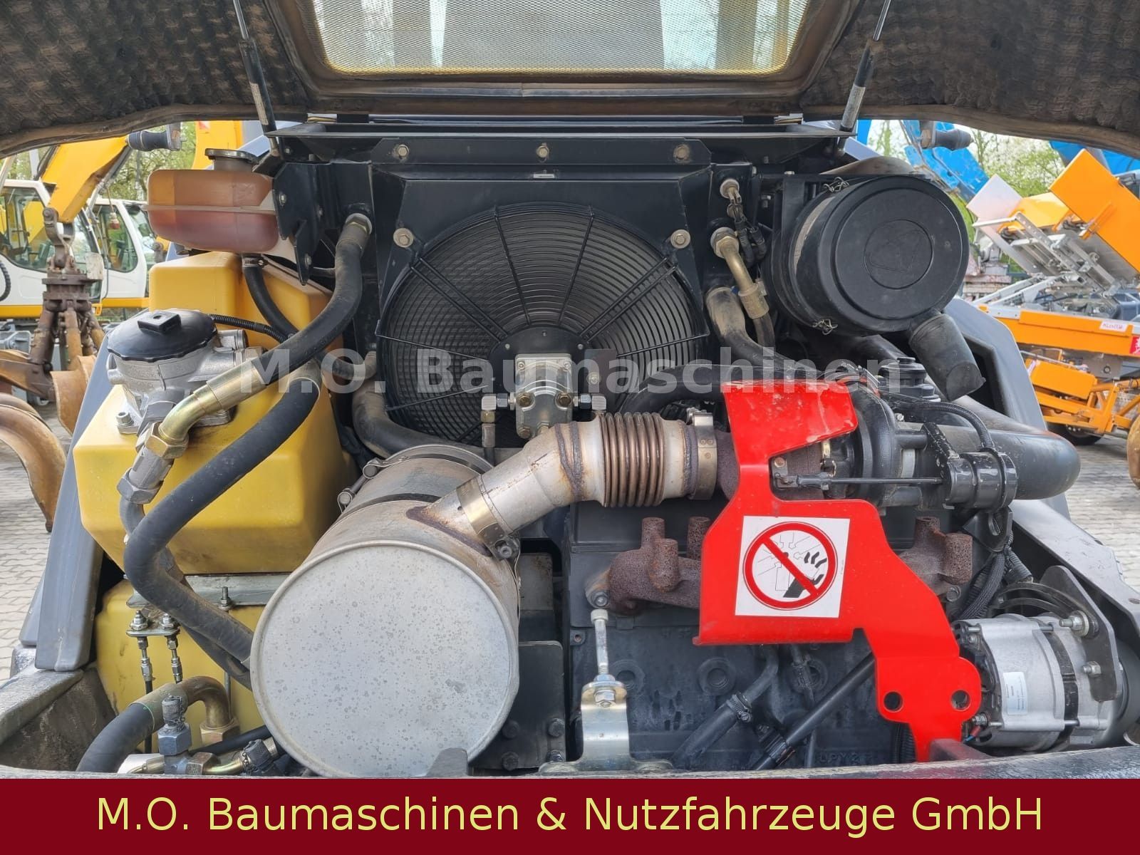 Fahrzeugabbildung Ahlmann AF 1200 / SW / Klappschaufel / Gabel