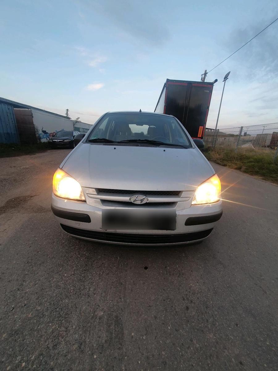 Hyundai Getz 2004 — rear view