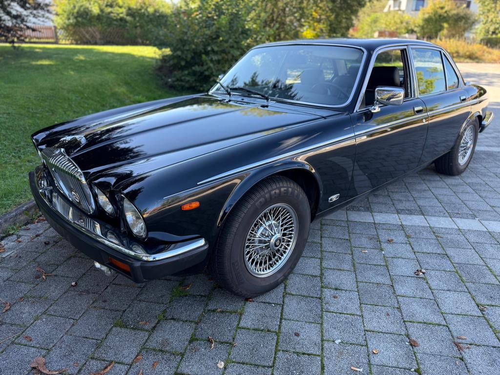 Jaguar XJ12