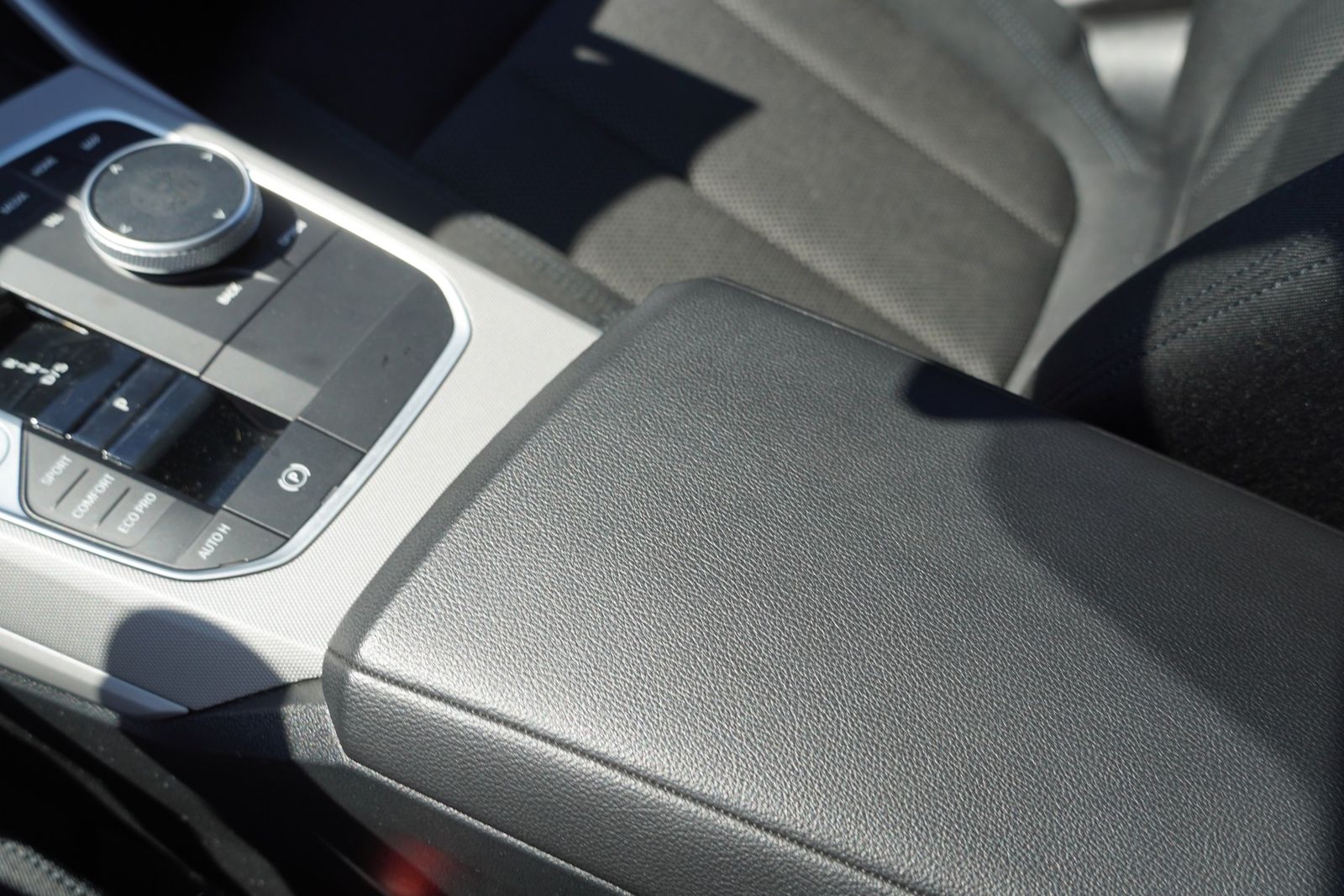 BMW 318i Touring LED Navi Tempomat Keyless Head-Up foto 20