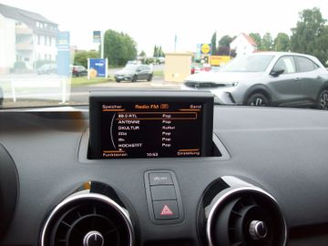 Bild 12 Audi A1 1.2 ambition Alu BT Klima Sitzheizung Xenon