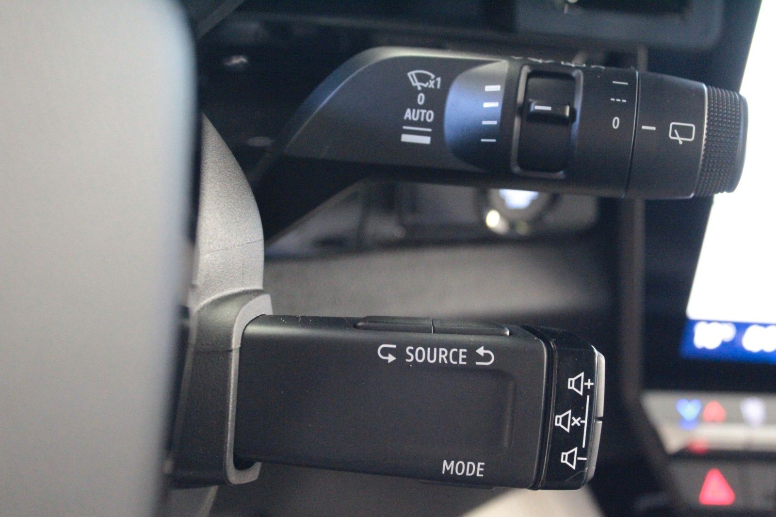 Fahrzeugabbildung Renault Espace E-Tech Full Hybrid 200 Iconic 5-Sitzer