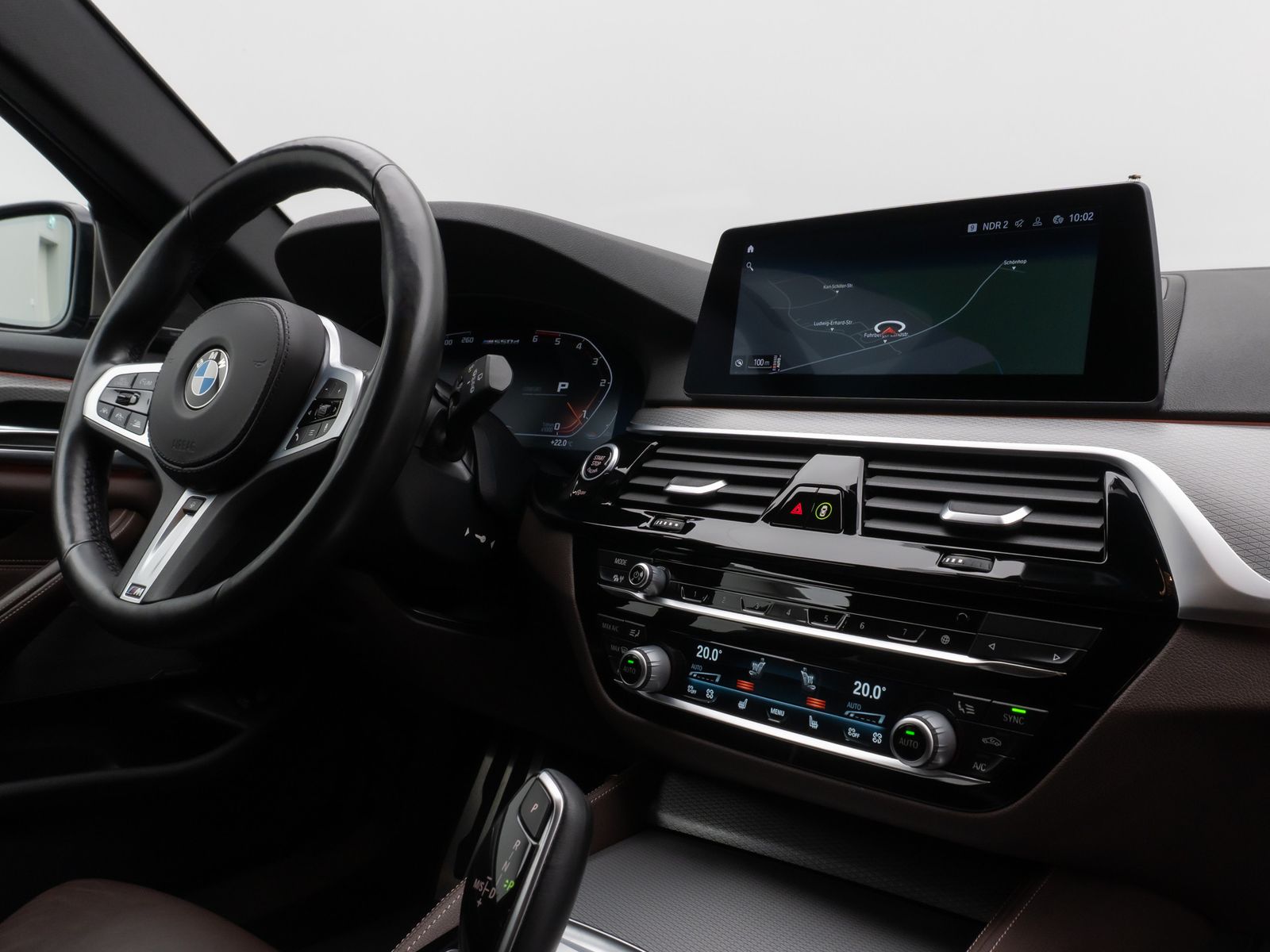 Fahrzeugabbildung BMW M550d xD Laser 360°HUD H/K AHK Komfort 20Zoll