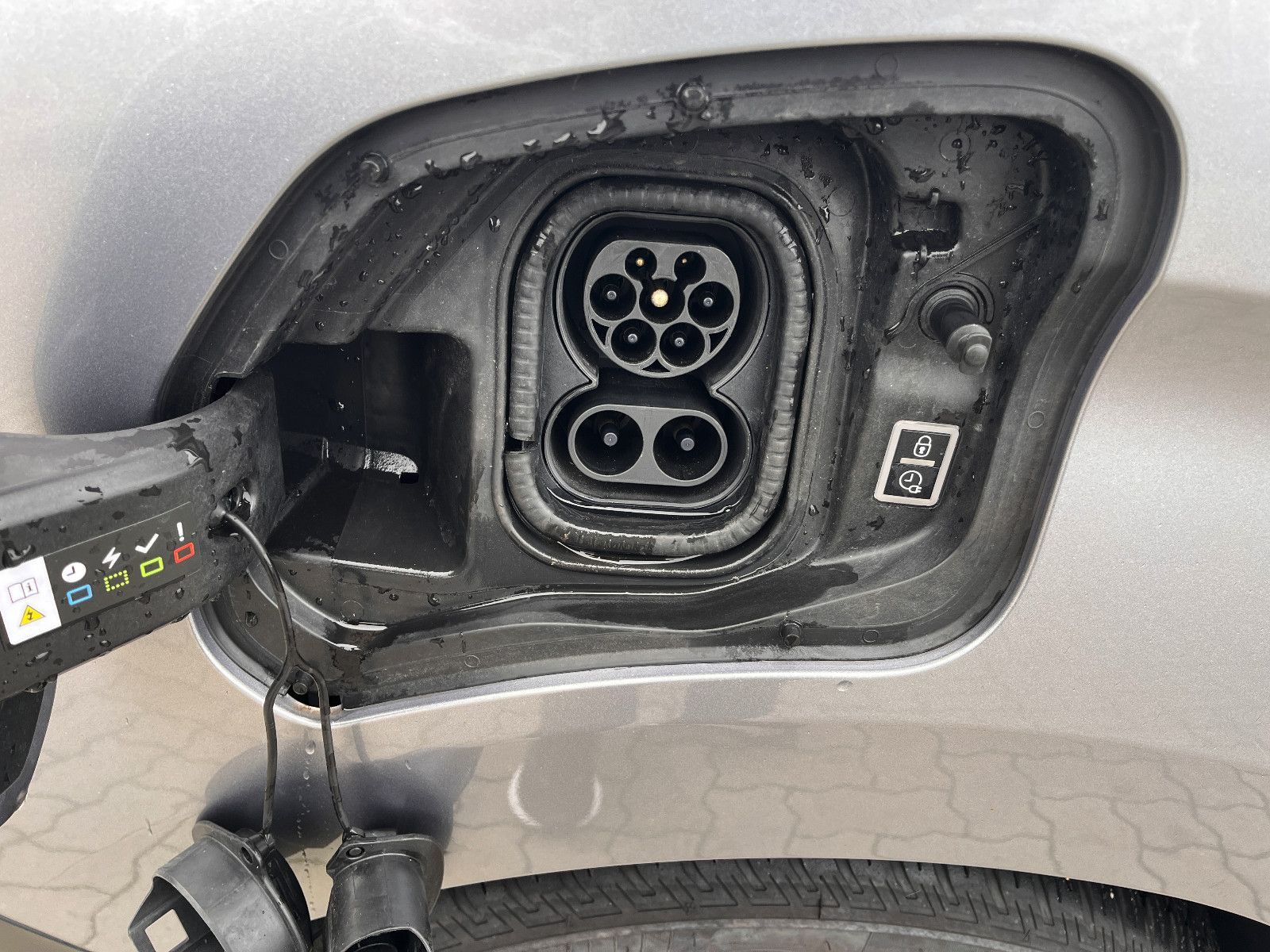 Fahrzeugabbildung Opel Vivaro Kasten -e Edition M
