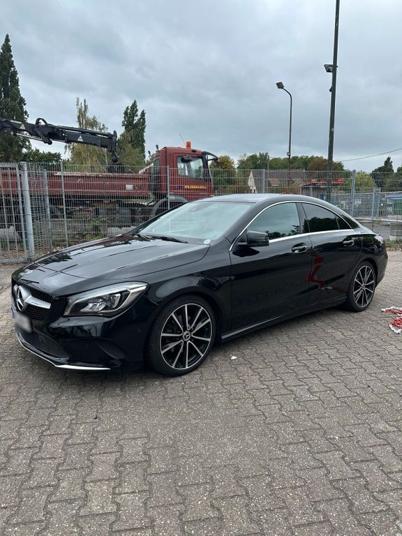 Image of Mercedes-Benz CLA 200