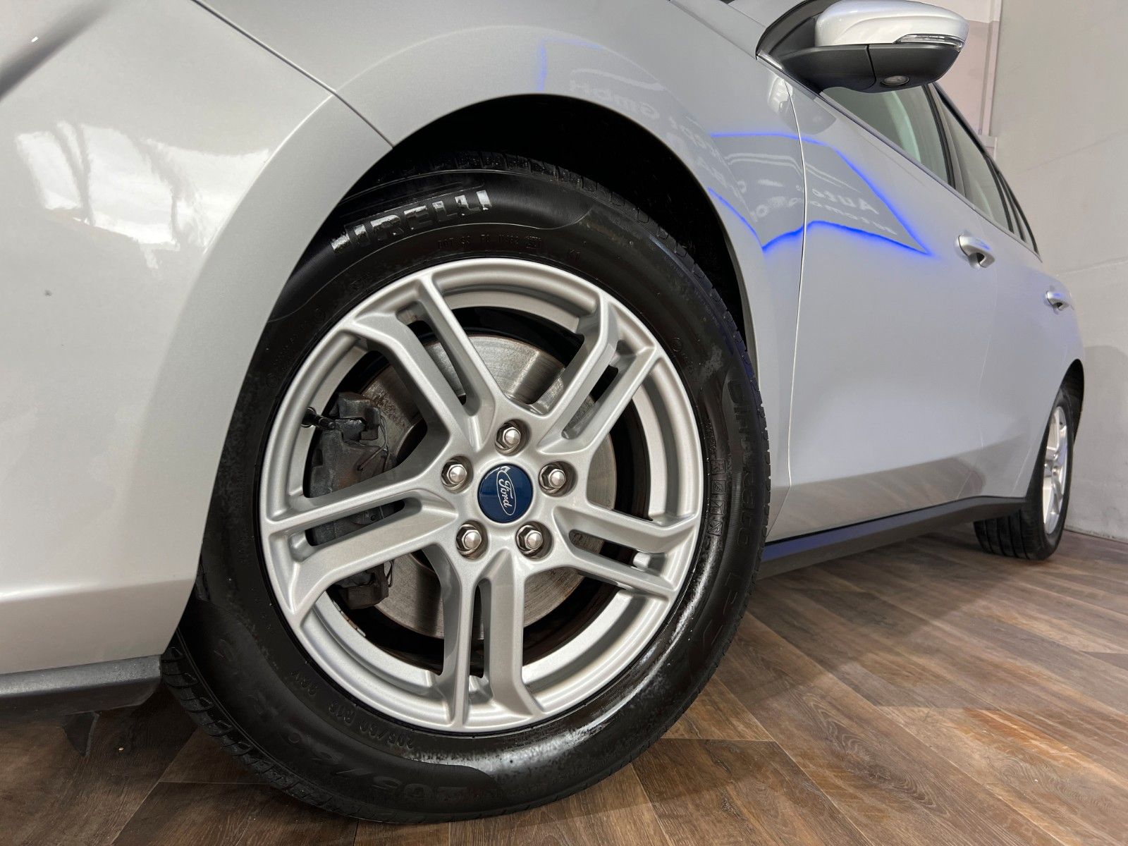 Fahrzeugabbildung Ford Focus Turnier  1,5 TDCI *E-HECKKLAP *SPUR*DAB*