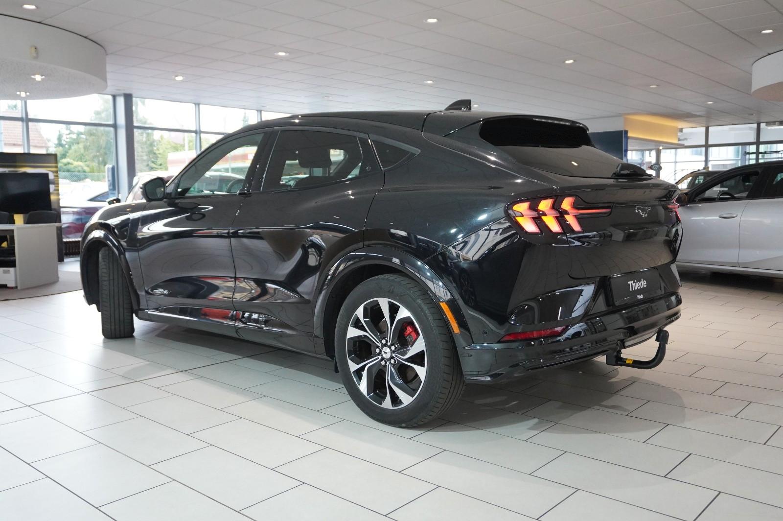 Ford Mustang Mach-E PREMIUM AWD 99KWH NAVI/360°/AHK