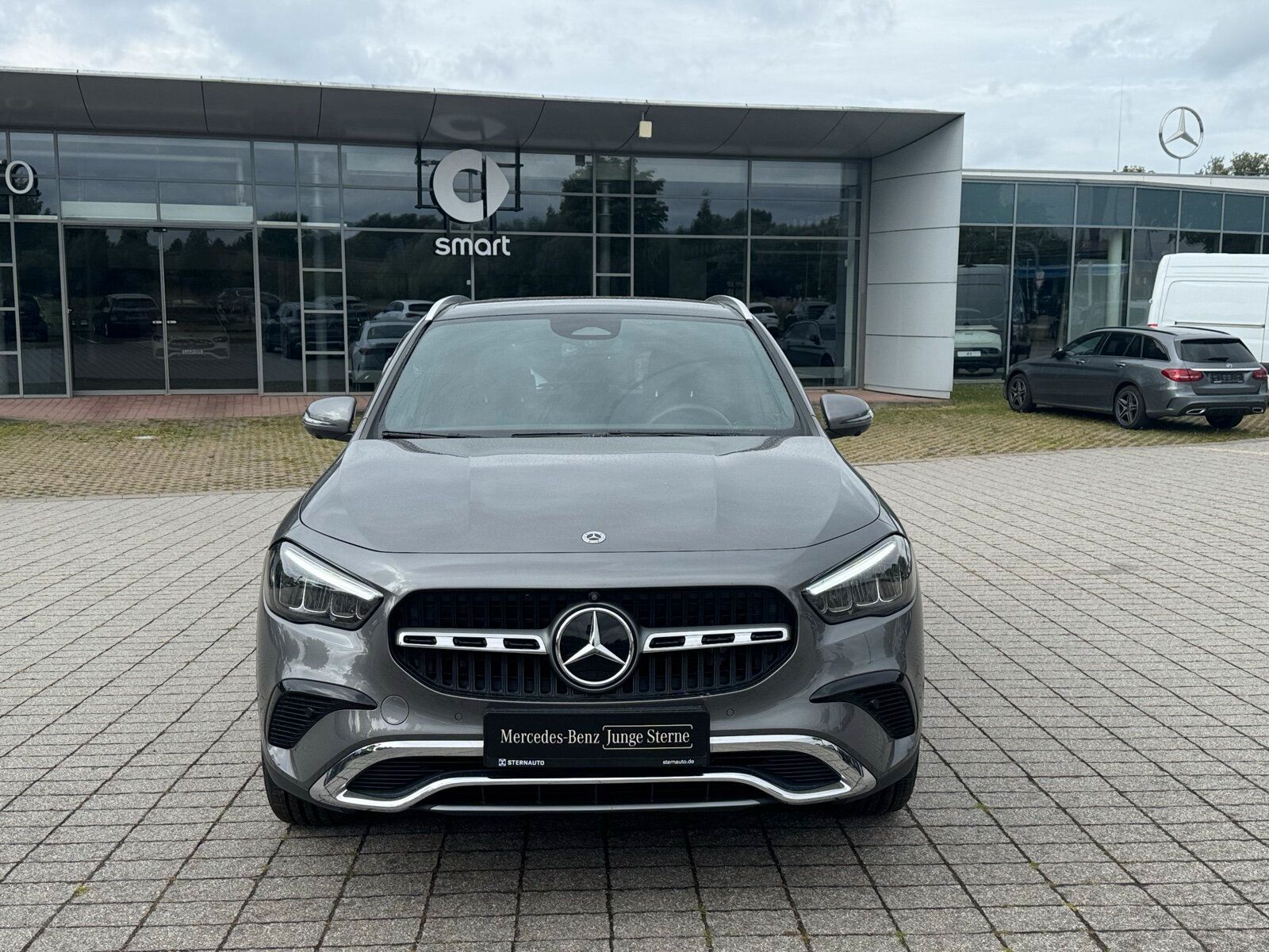 Mercedes-Benz GLA 200 Prog Distr 360 LED Spur AHK Totw WinterP imagem 2