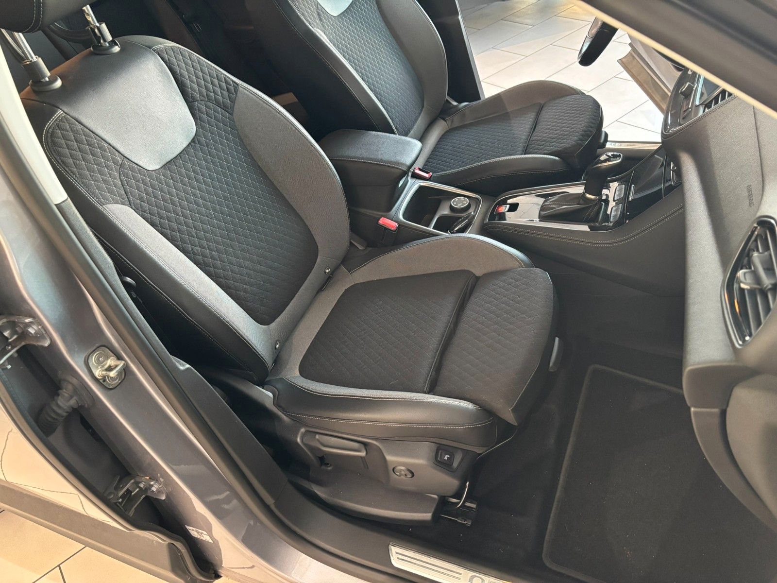 Fahrzeugabbildung Opel Grandland 1.2 INNOVATION LED/KAMERA/18"ALU/ALLWE