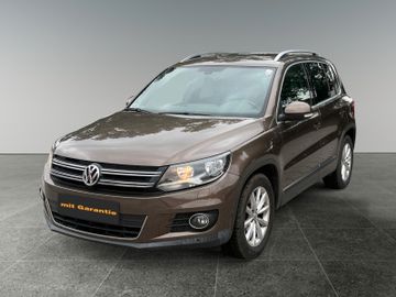 Volkswagen Tiguan - 1