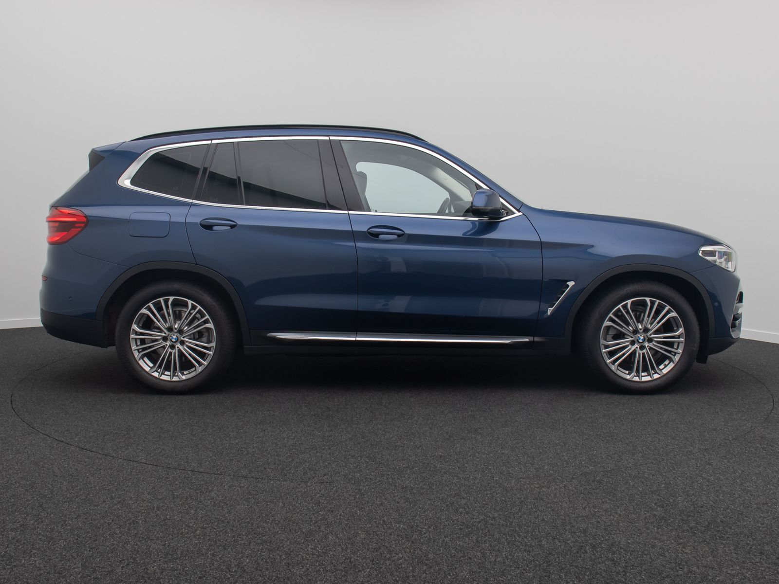 Fahrzeugabbildung BMW X3 xD20d Luxury Line Kamera AHK HUD Alarm 19Zoll
