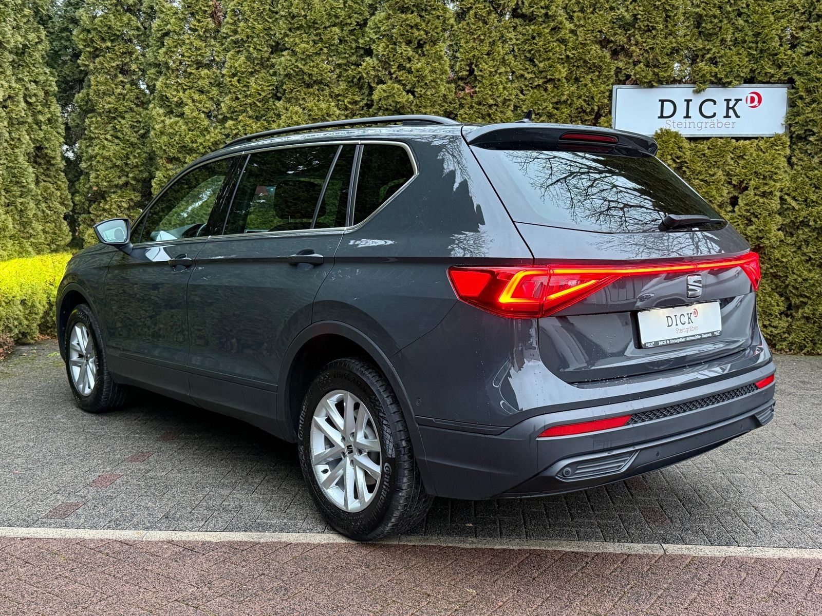 Fahrzeugabbildung SEAT Tarraco 1.5 TSI DSG Style LED+AHK+KAM+ACC+7SITZ