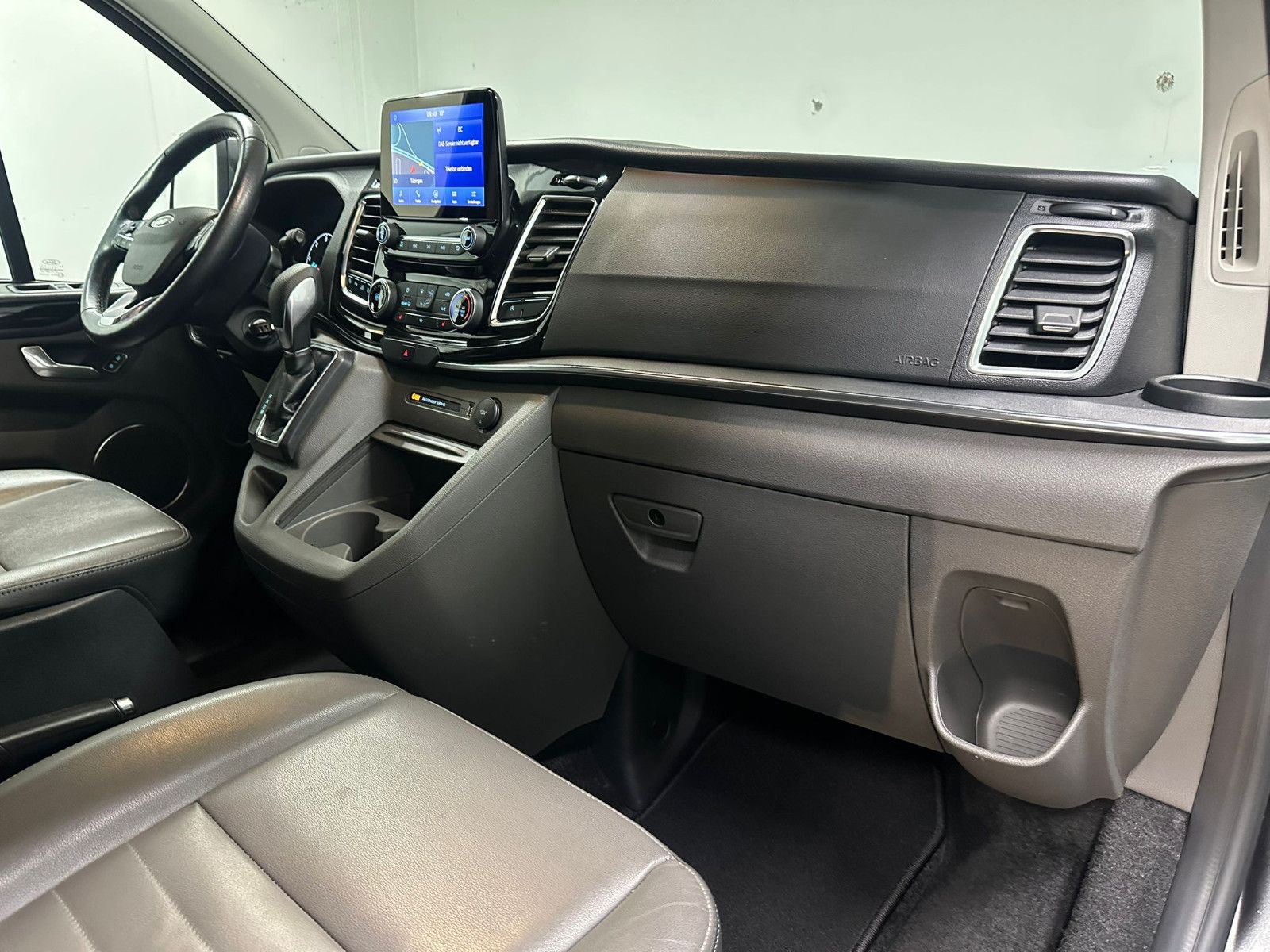 Fahrzeugabbildung Ford Tourneo Custom  320 L2H1 Titanium X*ACC*SDH*2KLI