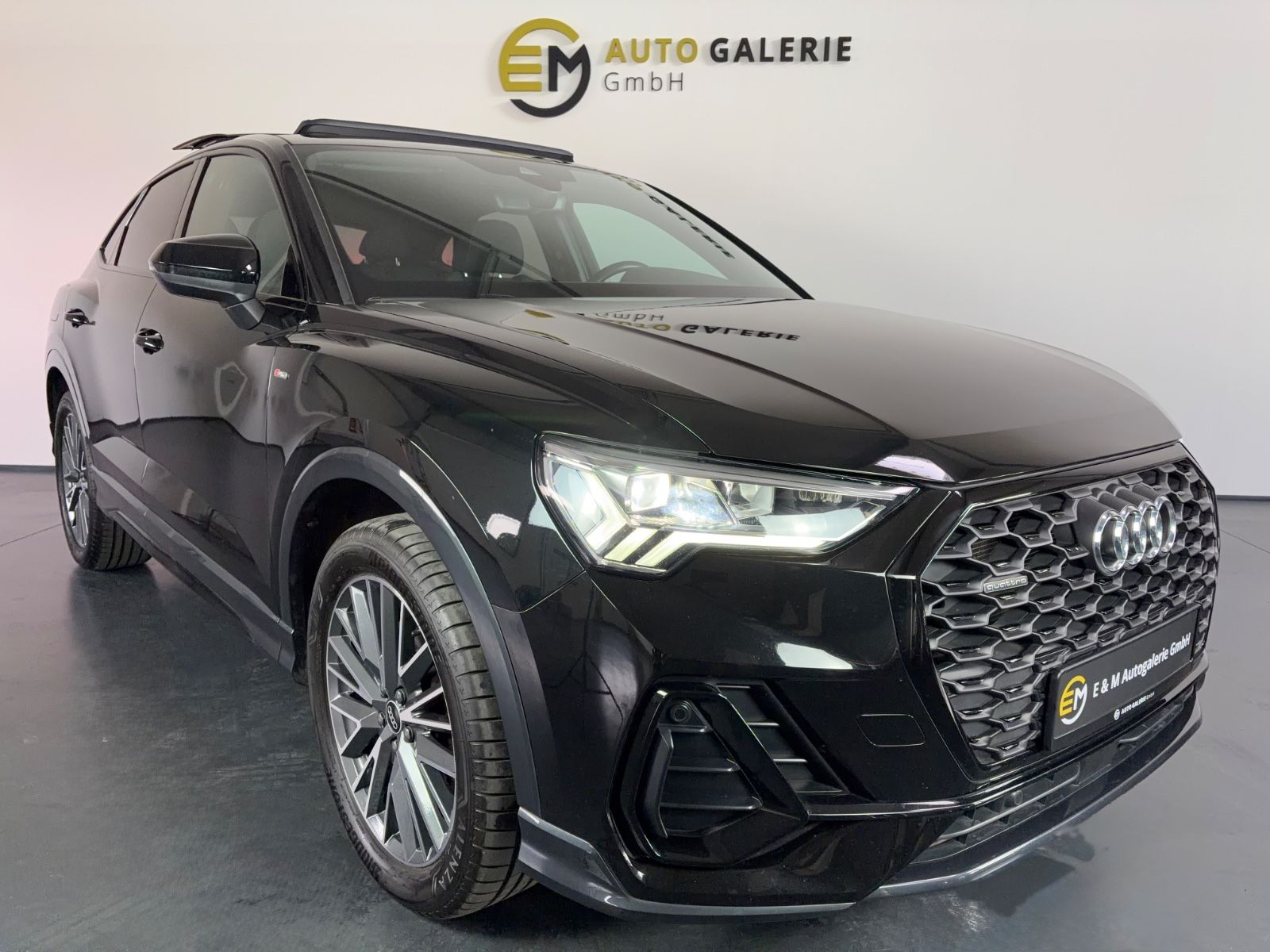 Audi Q3 Sportback 40 TFSI qu S line Pano Kam AHK blac foto 8