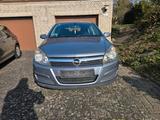Opel astra Benzin 1.6 Liter TÜV bis 10 .2026 - Opel Astra aus 2004: 1.6