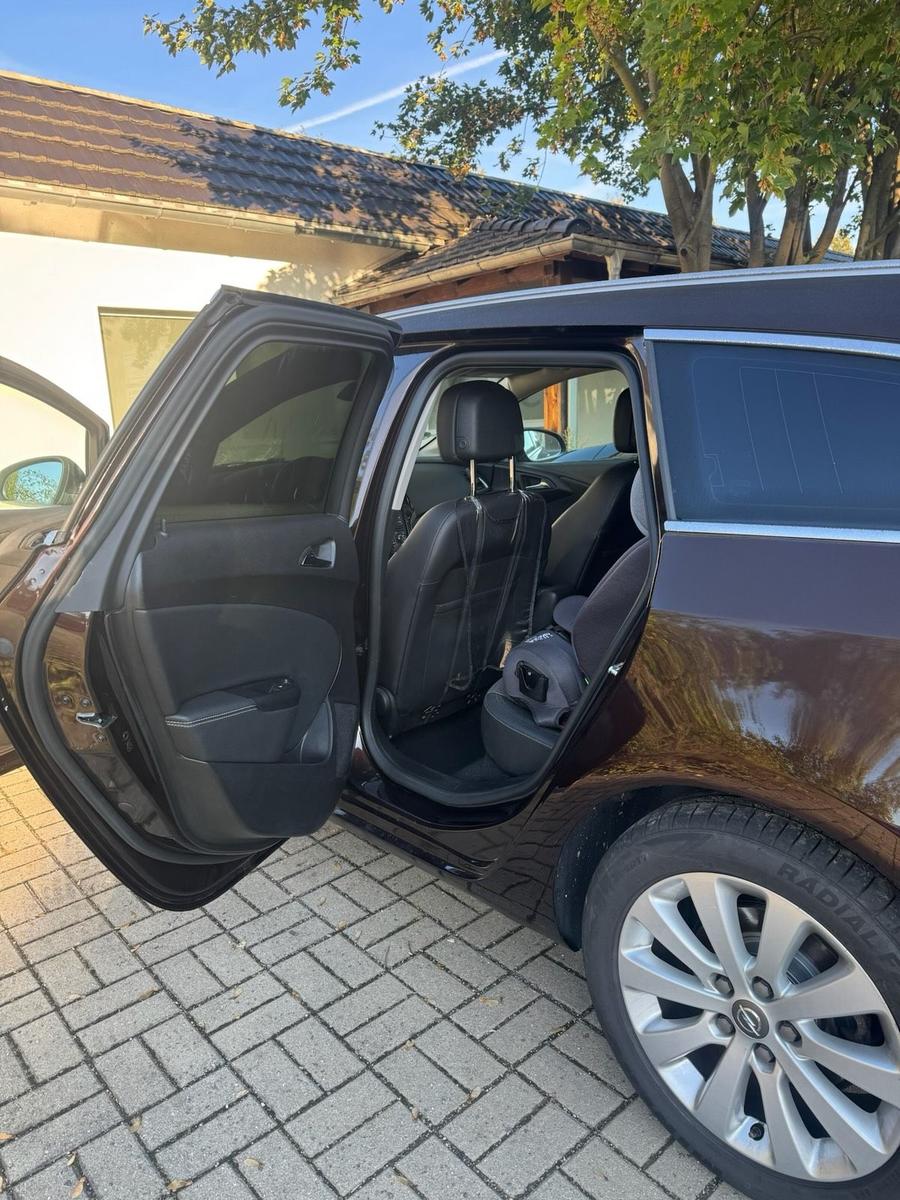 Opel Astra 2015 — photo 9