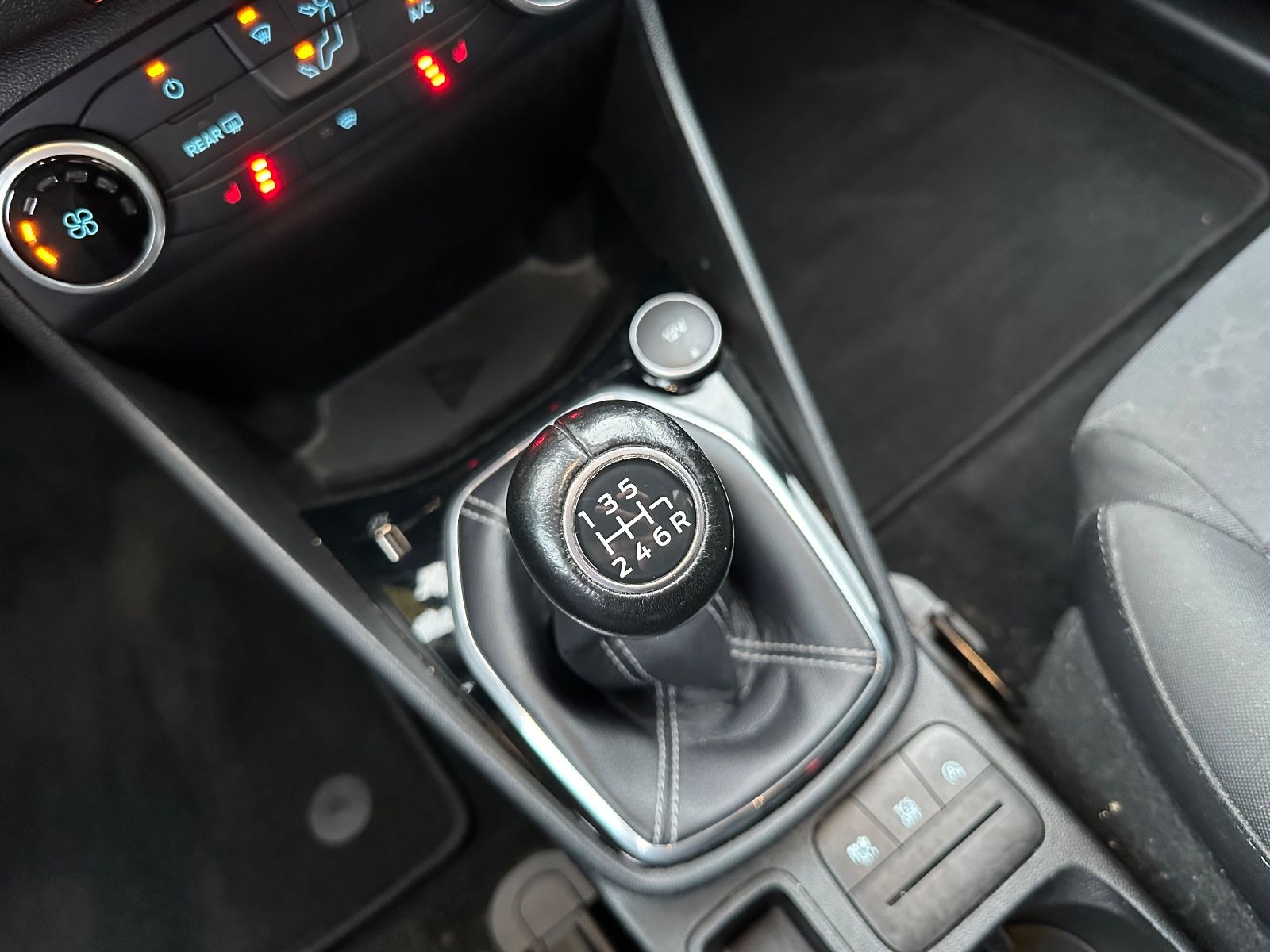 Fahrzeugabbildung Ford Fiesta 1.0 EB Active AppLink/SHZG/EPH/17"