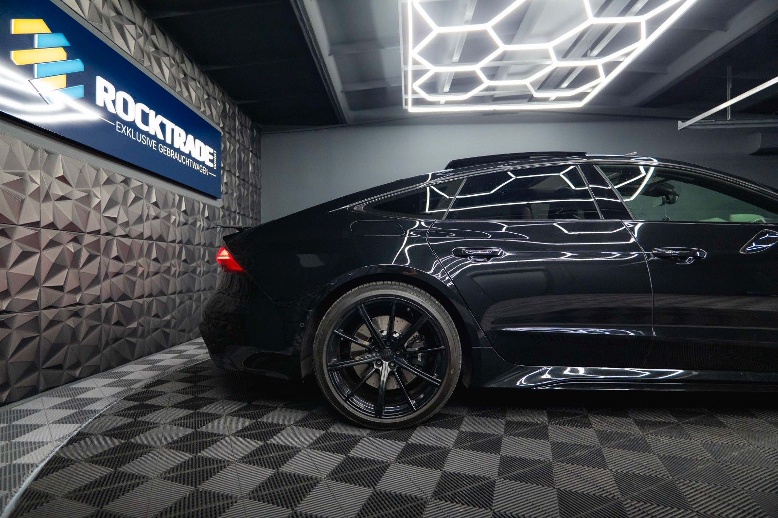 Fahrzeugabbildung Audi RS7 4.0 TFSI quattro | SKY Lounge | Pano | LASER