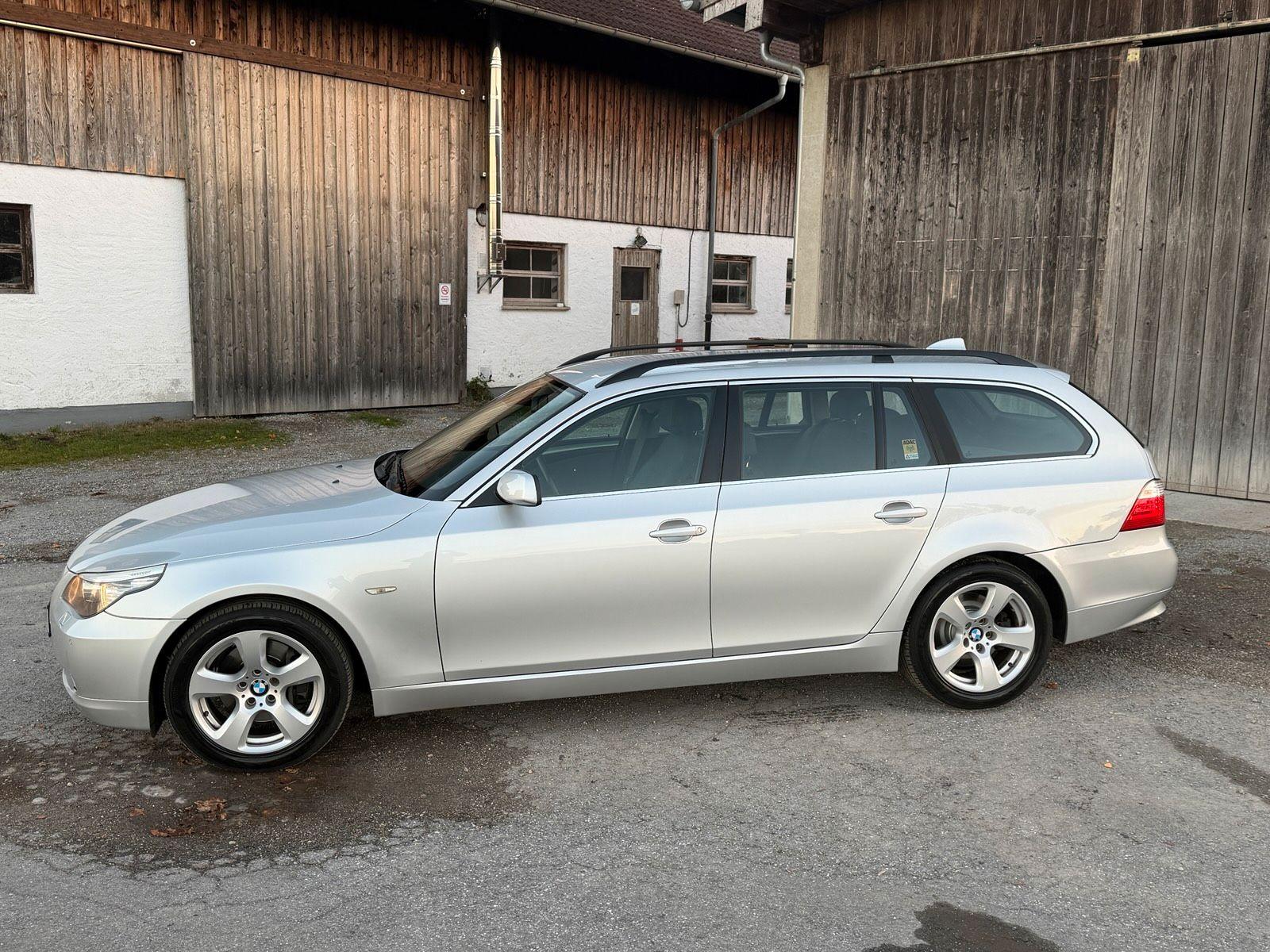 BMW 525 2009 — rear view