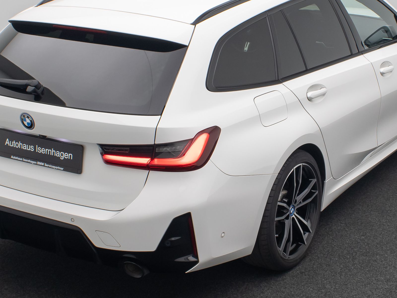 Fahrzeugabbildung BMW 330e M Sport HUD H/K DAB Kamera Alarm AHK 19Zoll