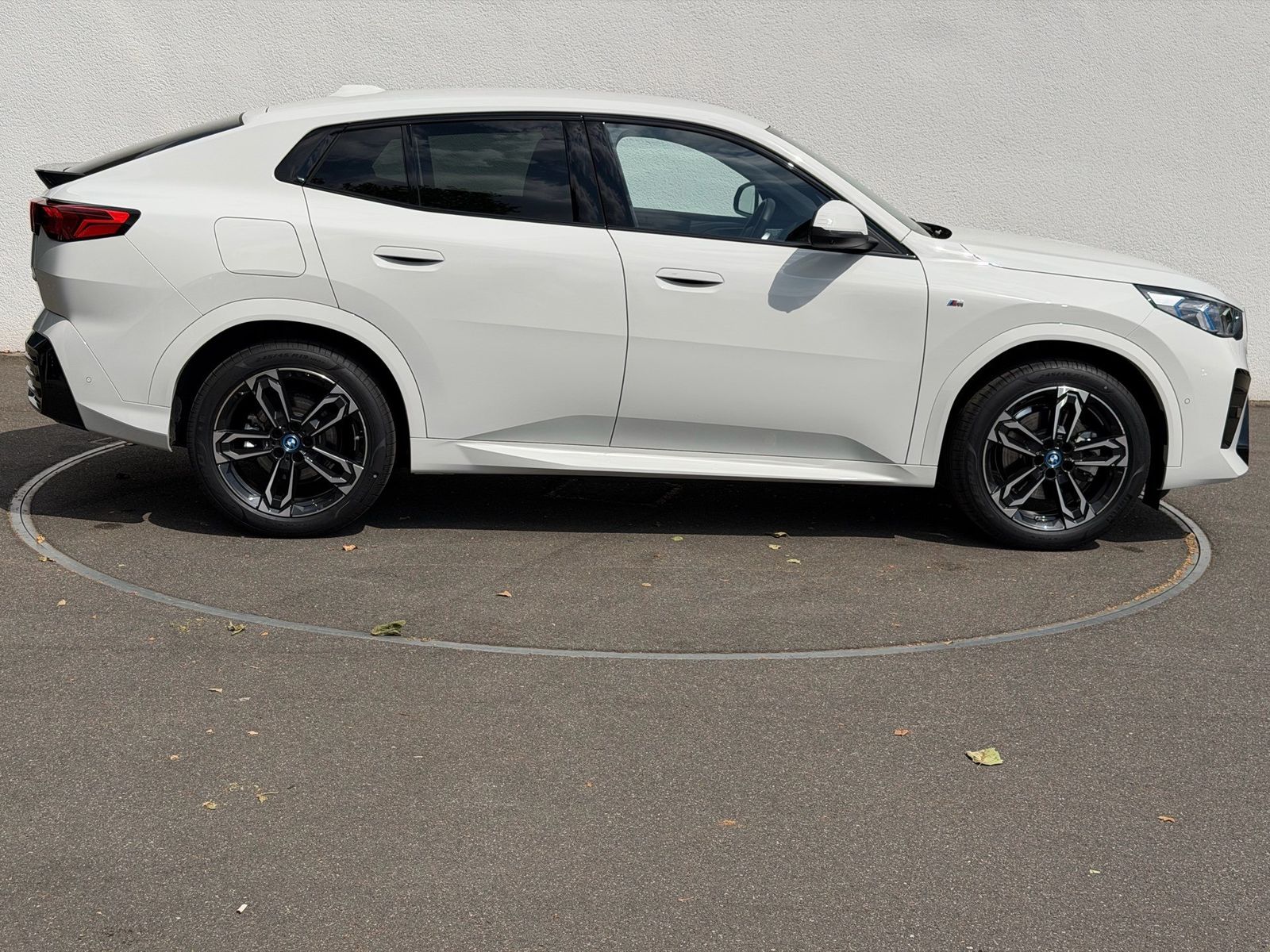 BMW iX2 - Bild 4