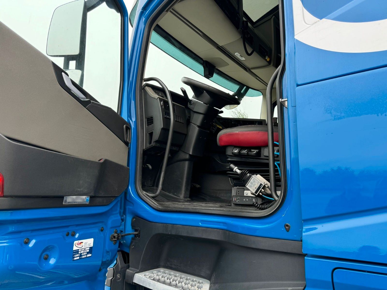Fahrzeugabbildung Volvo FH 500 4x4H BL SA mit 2-Kreis-Hydraulik