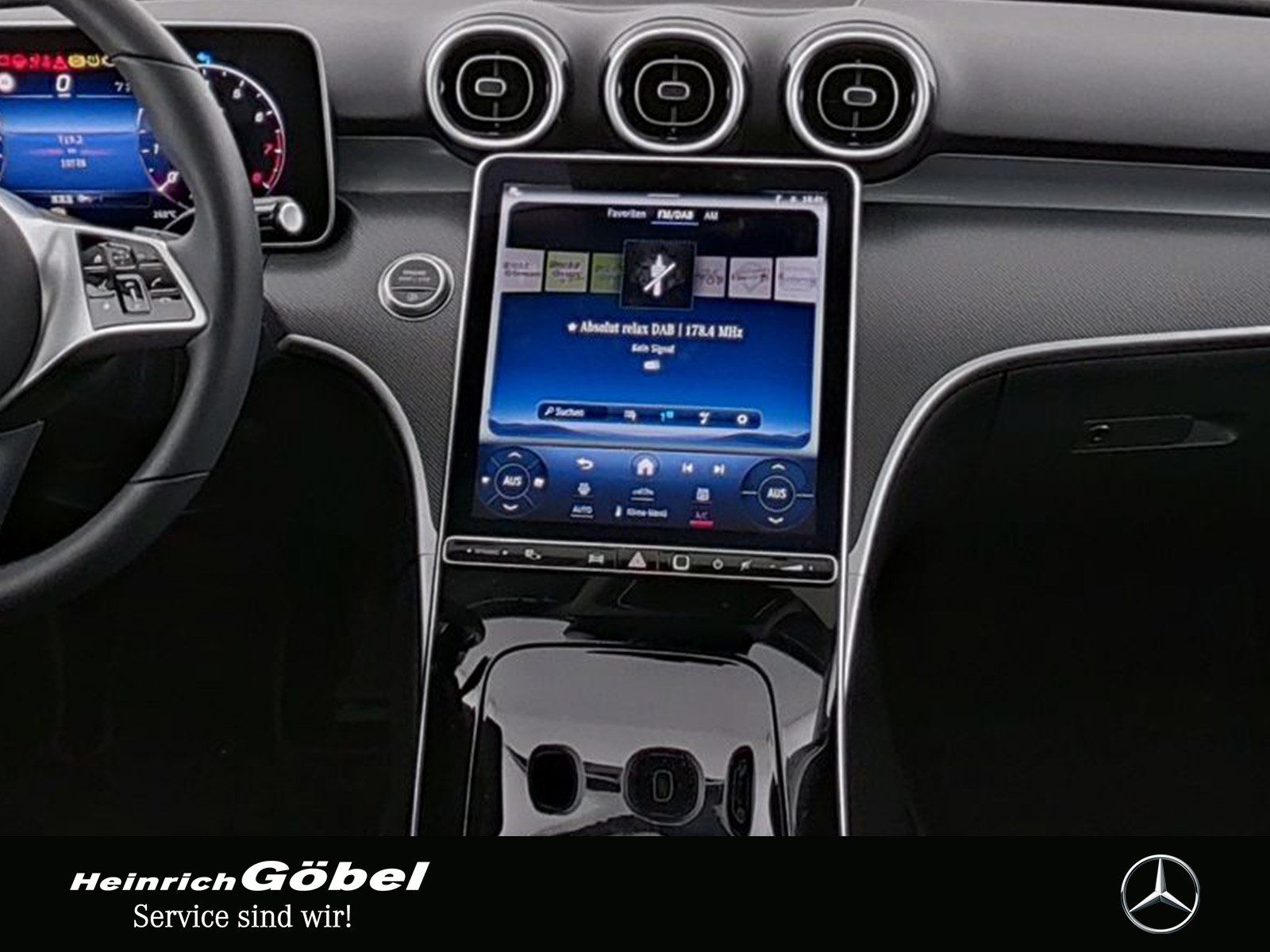 Fahrzeugabbildung Mercedes-Benz C 180 T AVANTGARDE+DISTRONIC+PANO+KAMERA+CARPLAY