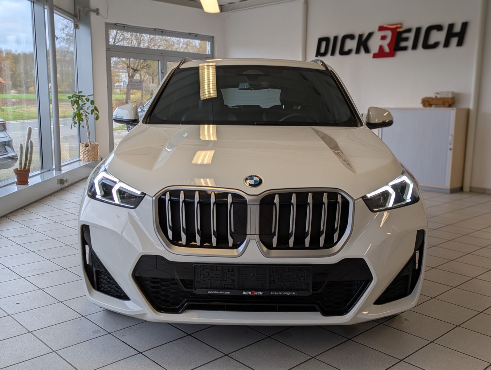 BMW X1 18 d M-Sport Pano Premium-Travel-Paket AHK - Image 2