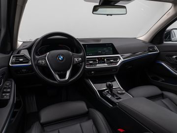 Fahrzeugabbildung BMW 320d xDr Tour Luxury Line AHK HiFI Laserlicht