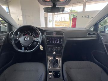 Volkswagen Golf - 9