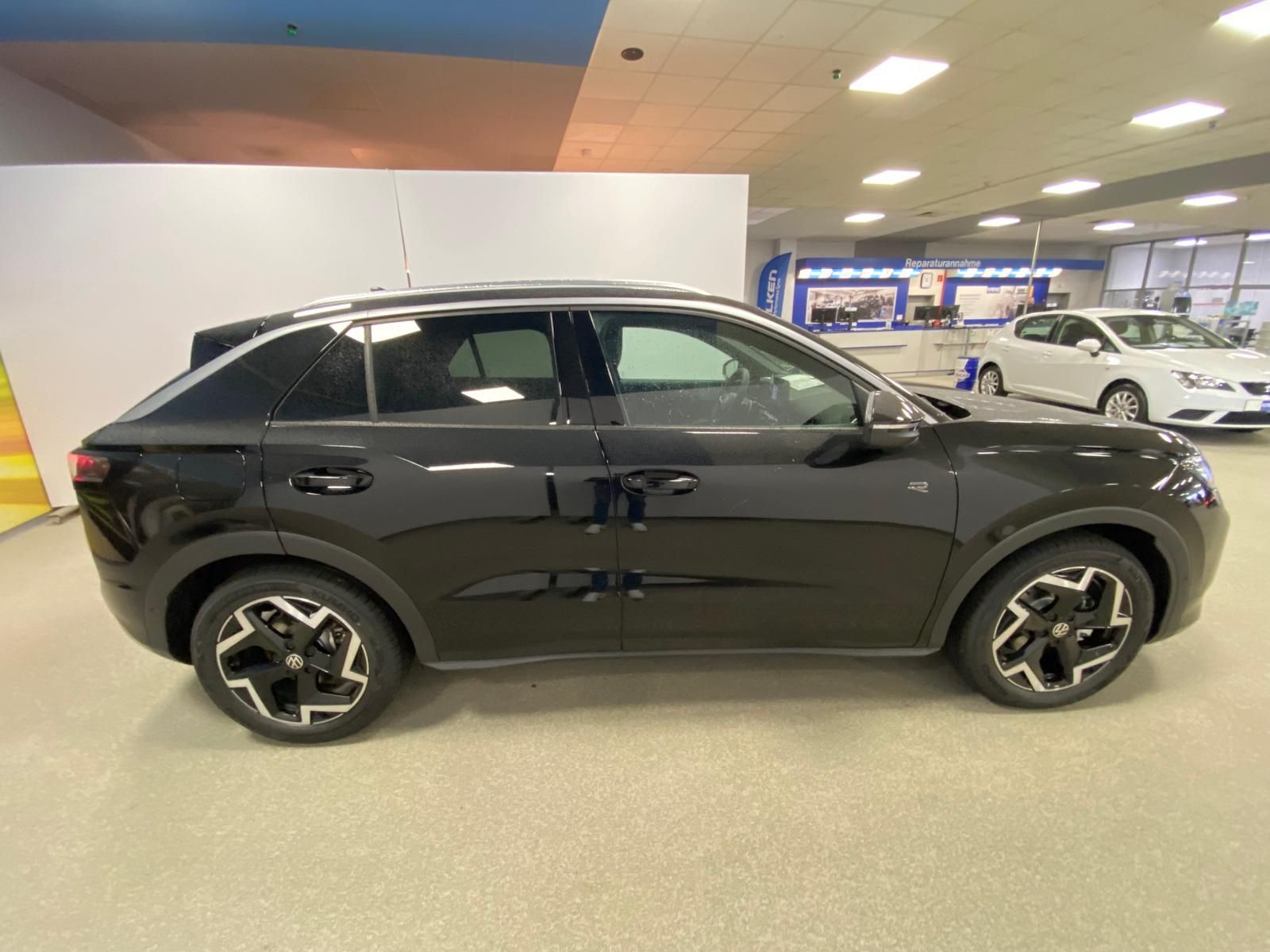 Fahrzeugabbildung Volkswagen T-Roc 1.5 eTSI R-Line NEUES MODELL AHK+ACC+KAMER