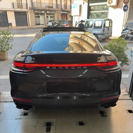Porsche Panamera - 4