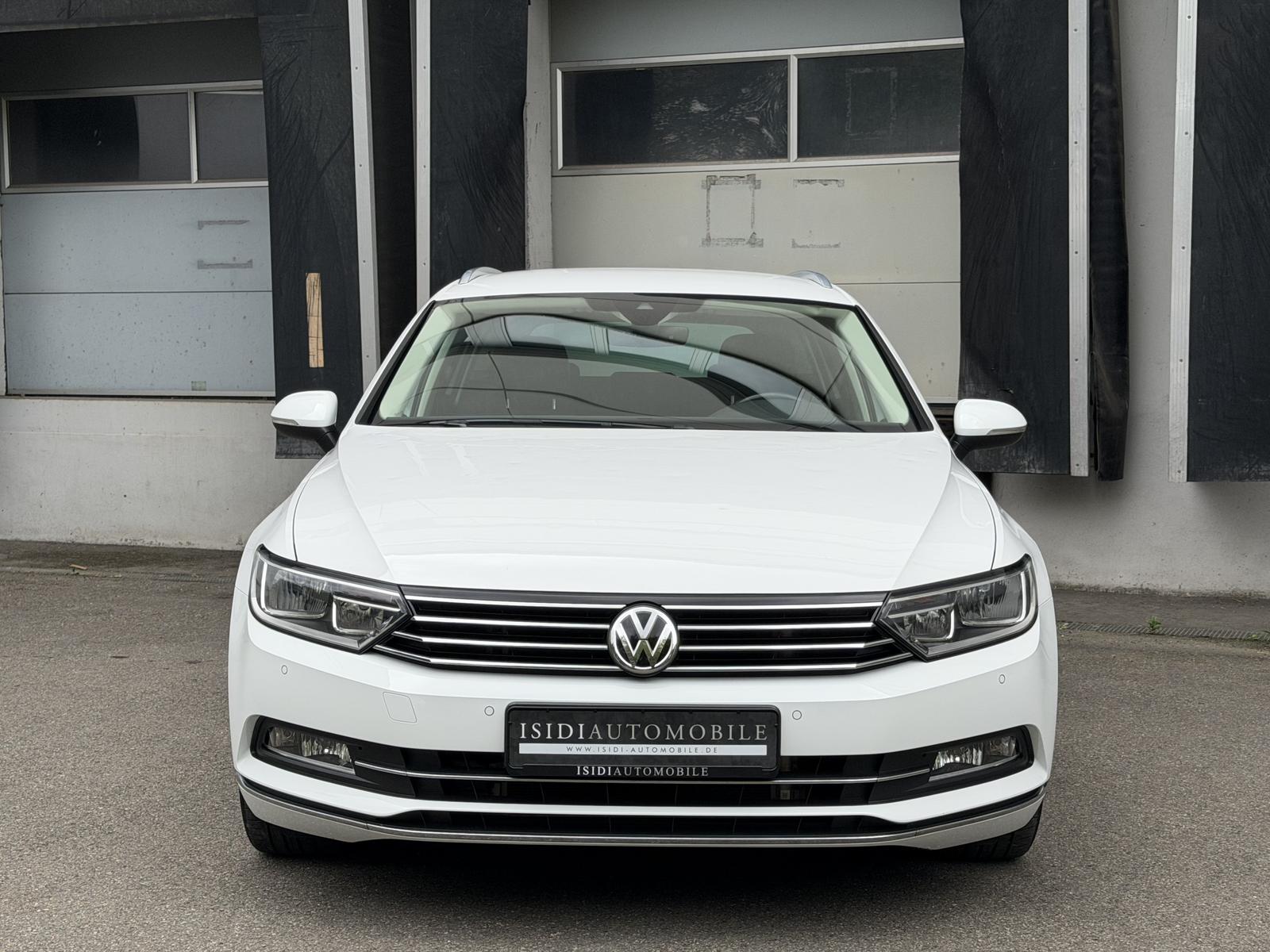 Volkswagen Passat Highline LED ACC Virtual Massage RüKamera