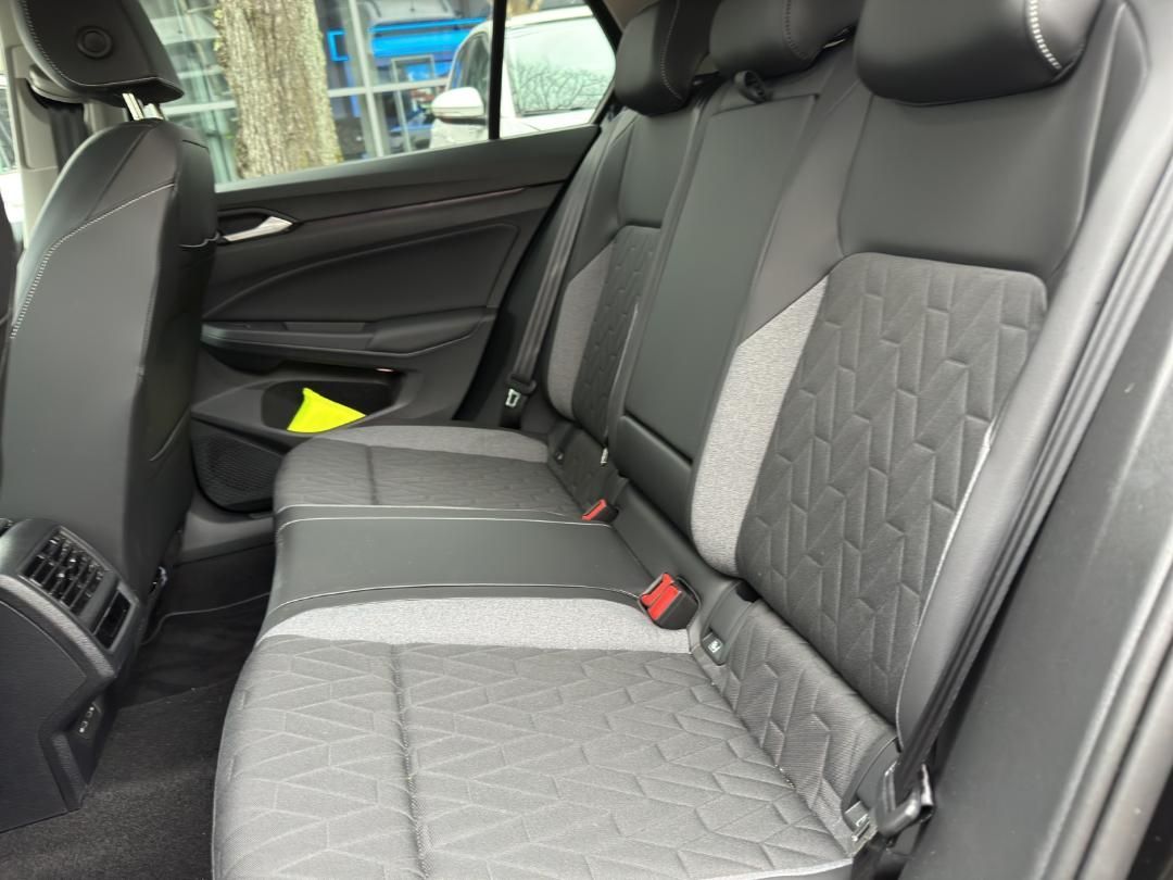 Fahrzeugabbildung Volkswagen Golf VIII 1.5 eTSI 85 kW Goal Kamera,LED,Matrix