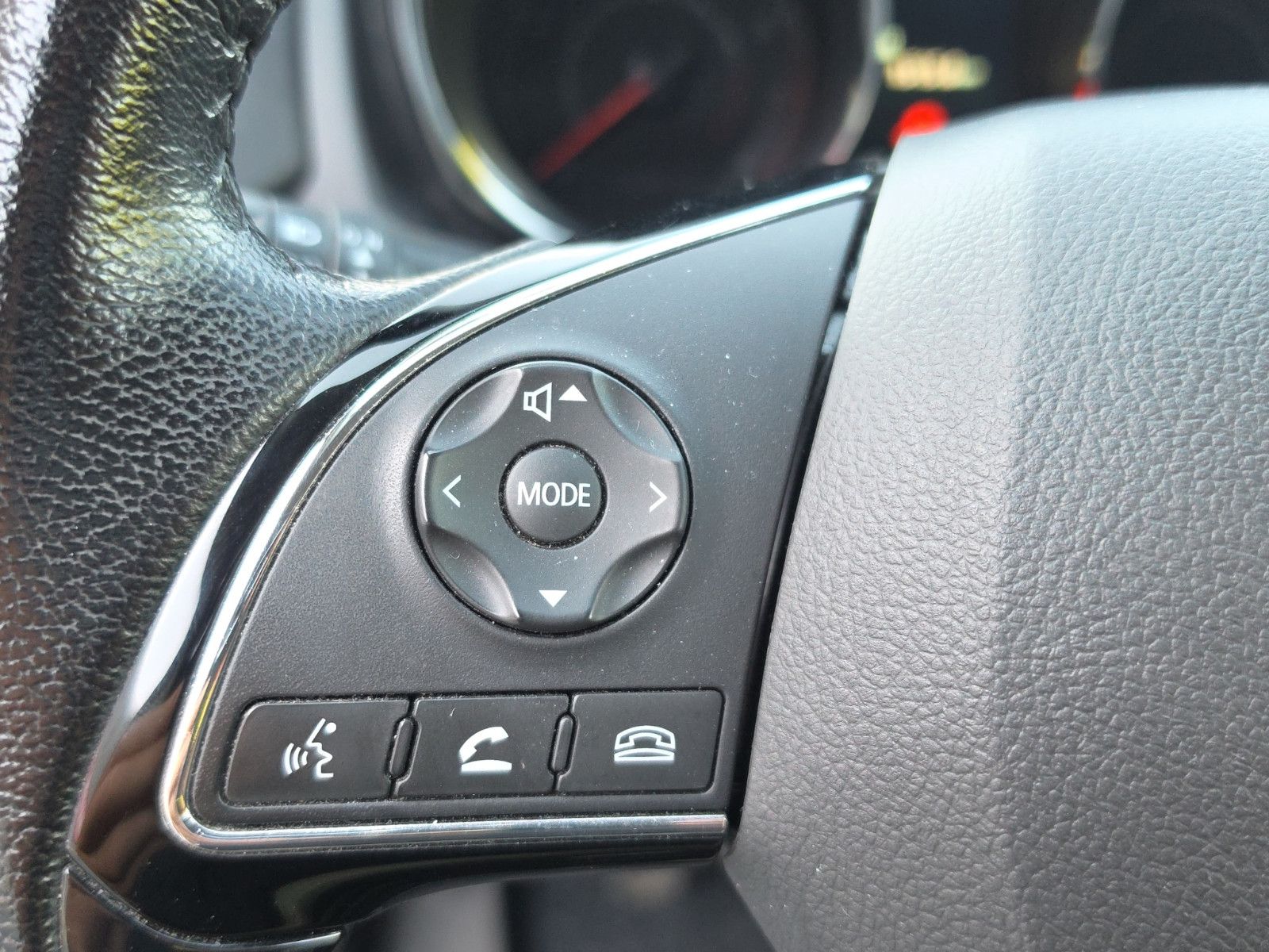 Fahrzeugabbildung Mitsubishi ASX Diamant Edition  2WD KAMERA SHZ SERVICE NEU