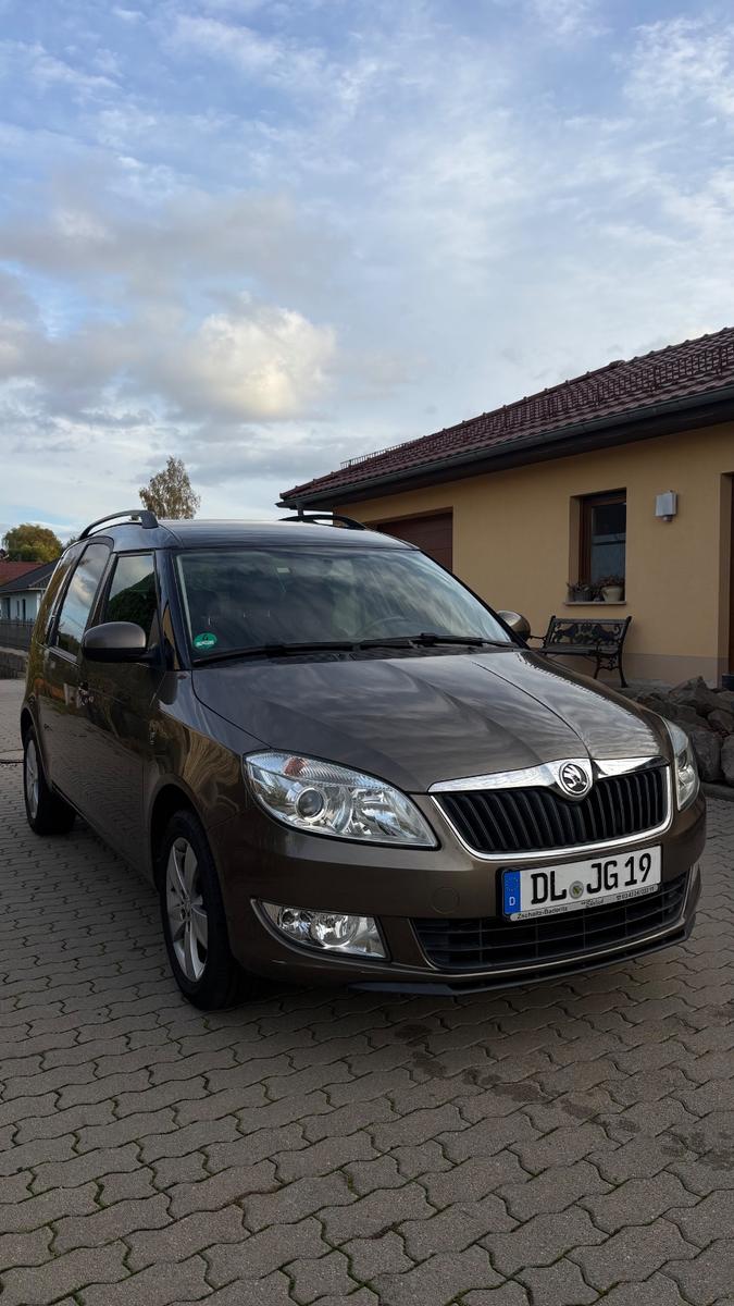 Skoda Roomster 2015 — rear view