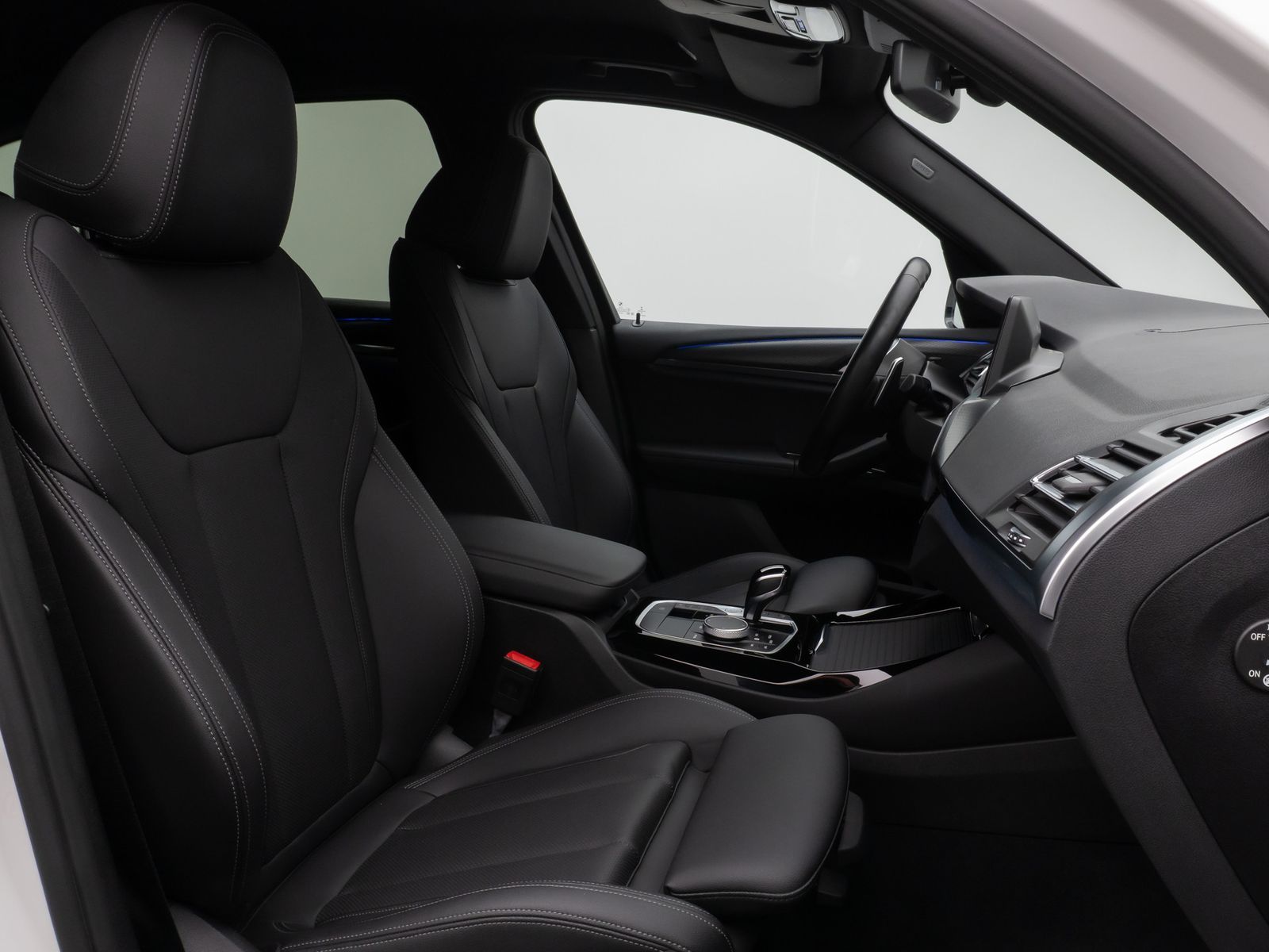 Fahrzeugabbildung BMW X3 xD20d M Sport Kamera DAB HiFi AHK Komfort 19"