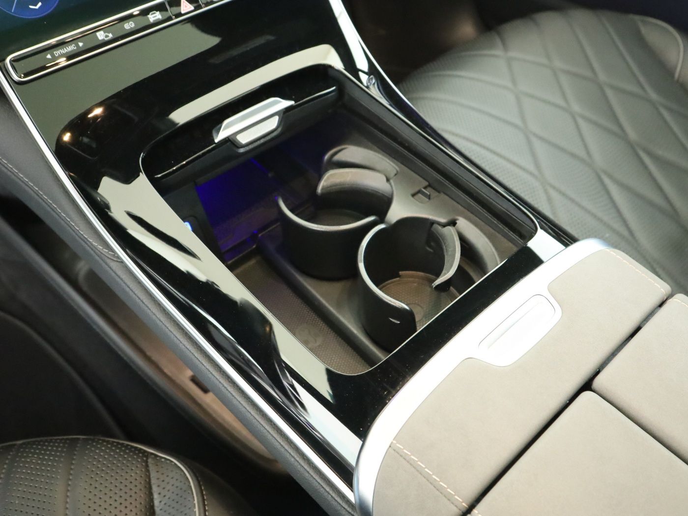 Mercedes-Benz EQS 450 AMG-Line Airmatic Sitzklima 360°Kamera foto 15