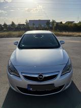 Opel Astra 1.4 Turbo Design Edition 103kW Automat... - Opel Astra aus 2011: Turbo