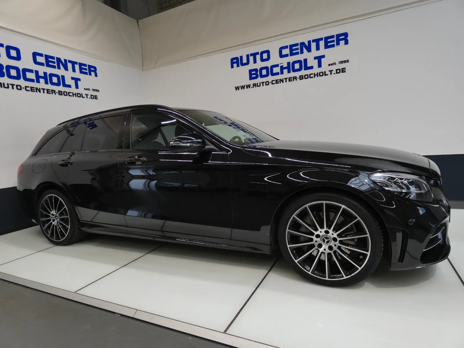 Mercedes-Benz C 300 T  AMG Line*Burmester*Comand*Panorama