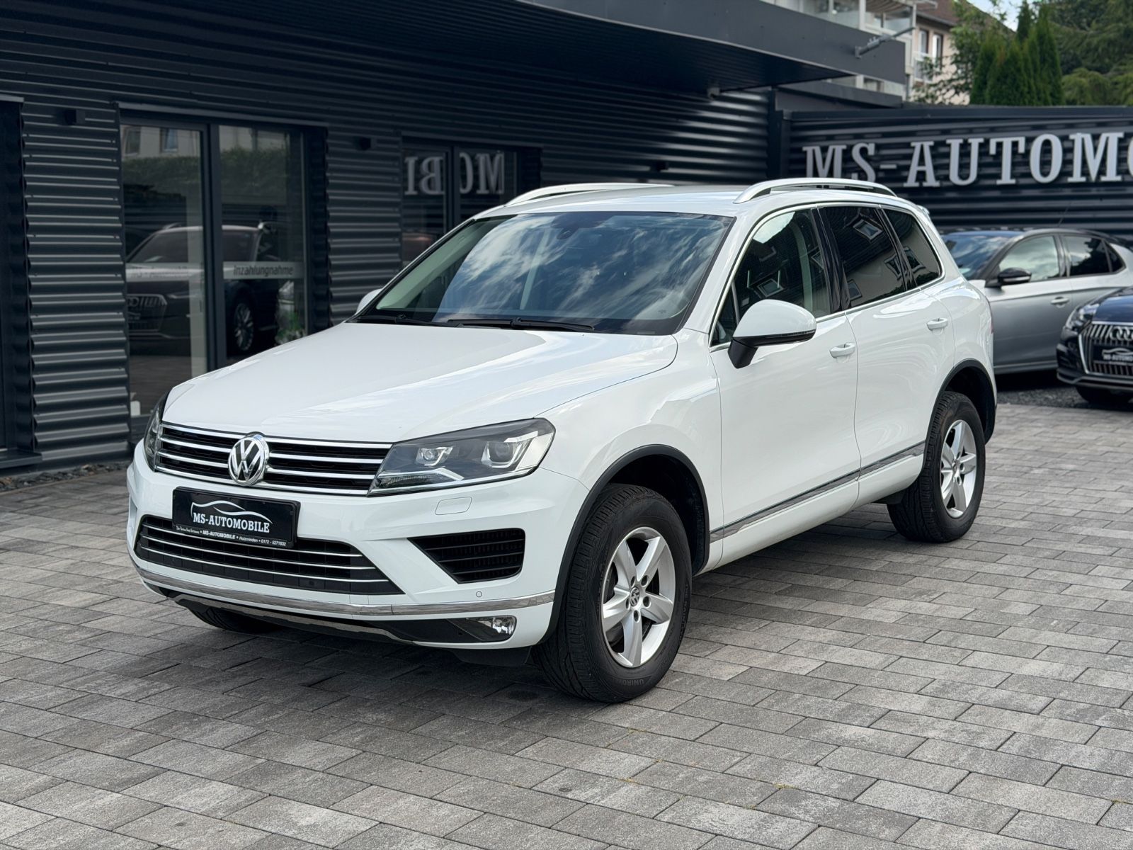 Volkswagen Touareg - 1