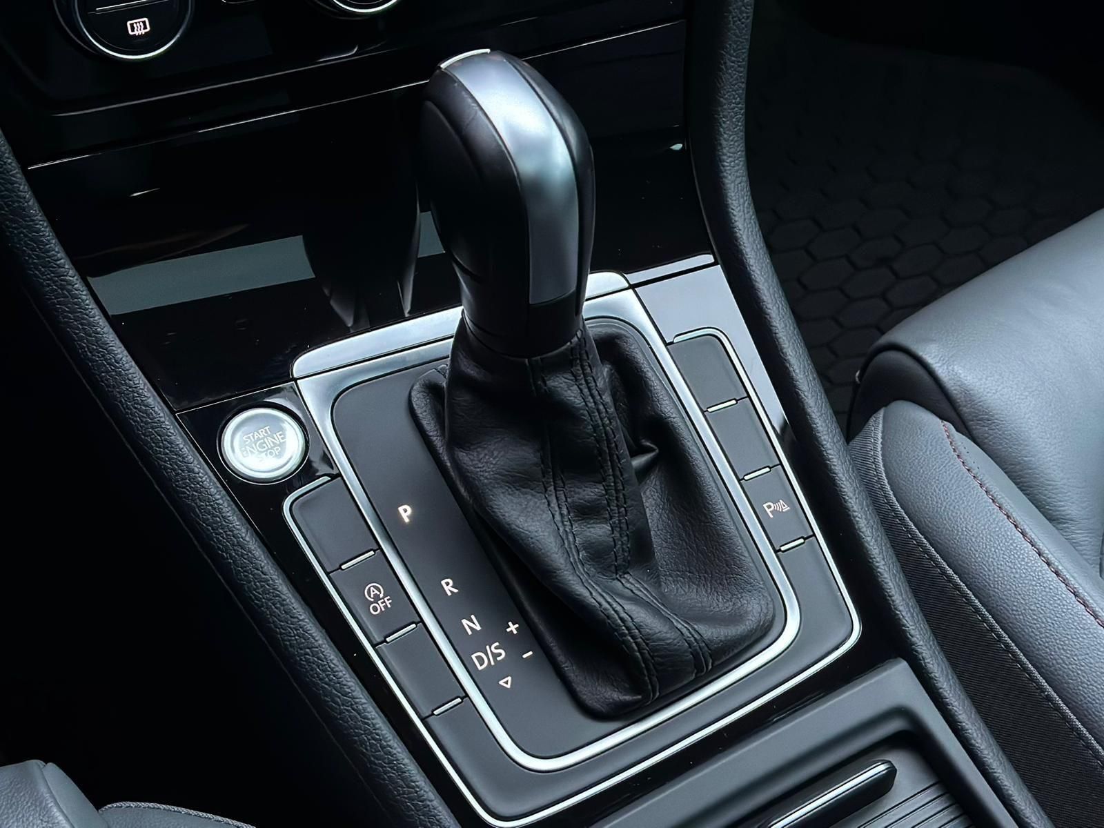 VW Golf 2.0TDI HIGHLINE* LED#SHZ#LH#AHK#PANO#KEYLES - Image 14