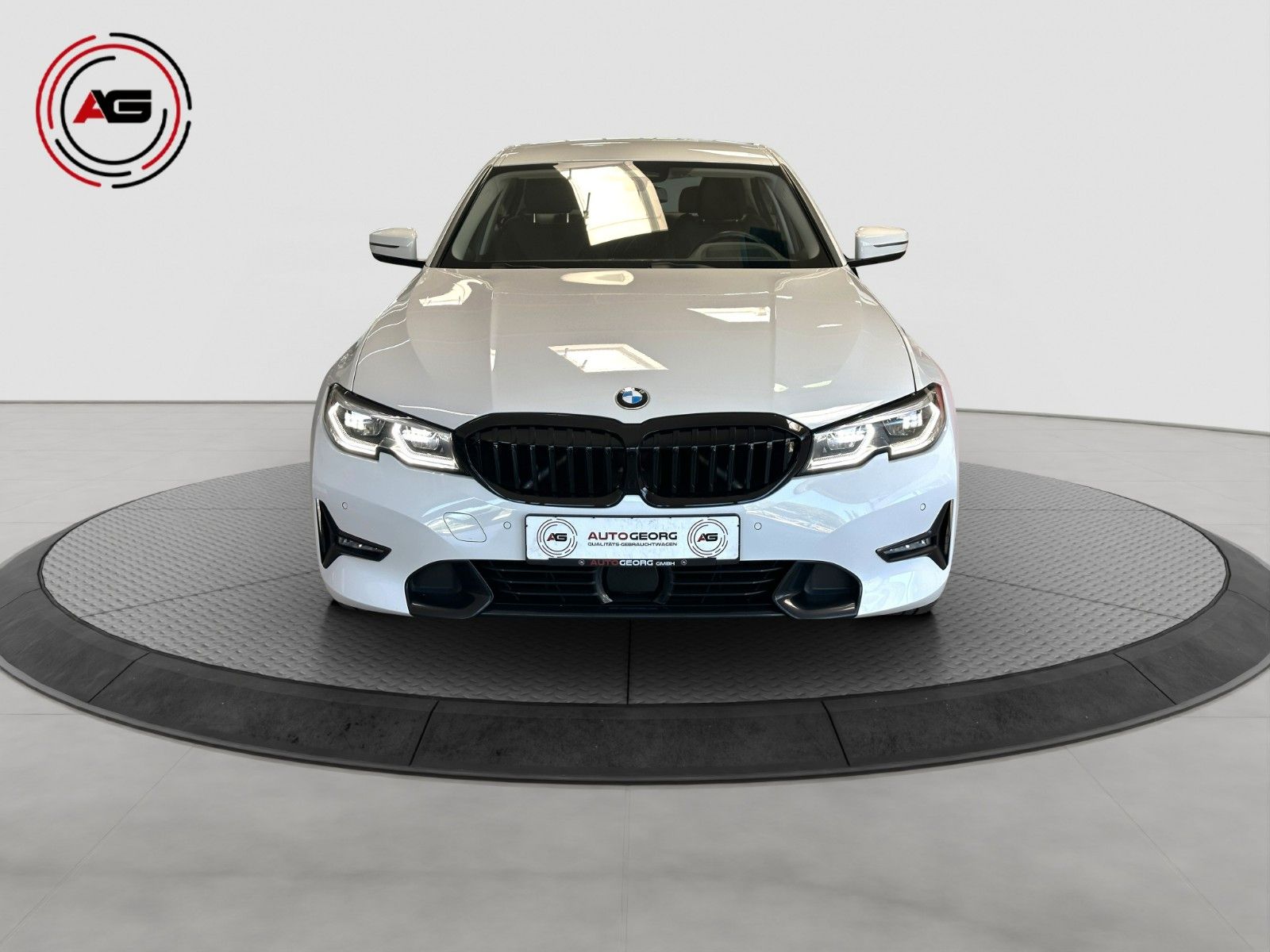 BMW 330e LC.PRO ACC LASER CARPLAY HUD HiFi KAMERA foto 2