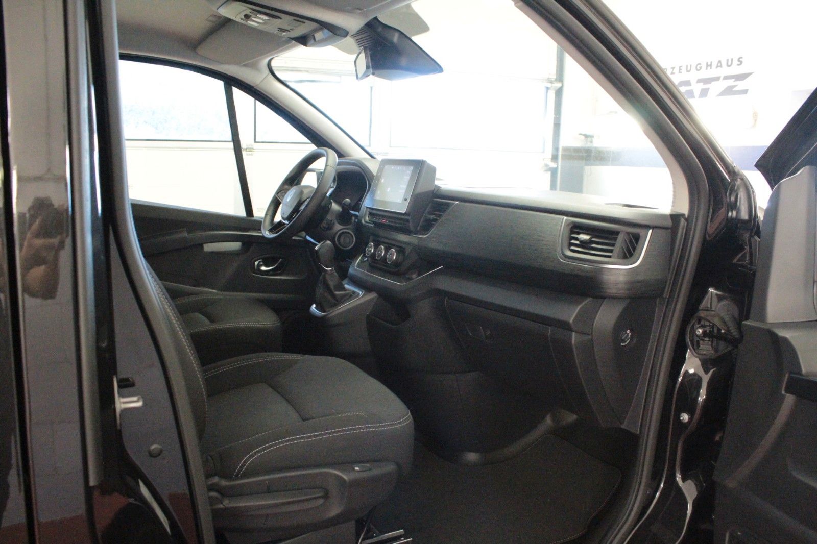 Fahrzeugabbildung Renault Trafic Grand dCi 150 EDC Evo*Automatik*8-Sitzer*