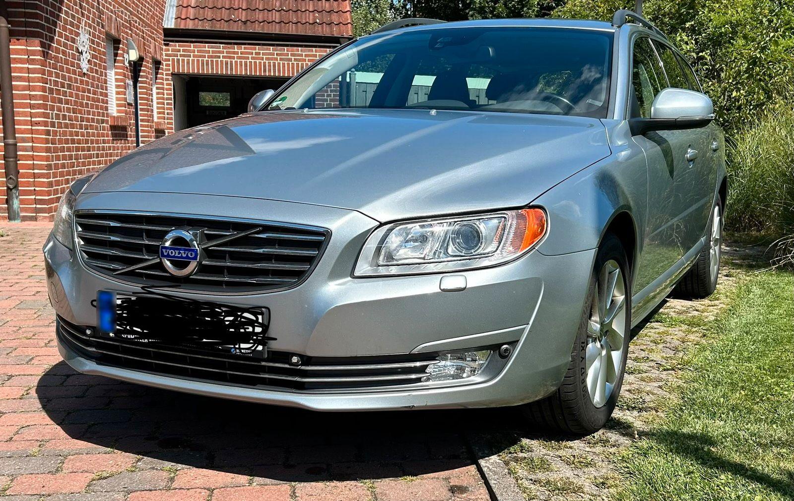 Volvo V70 2013 — rear view