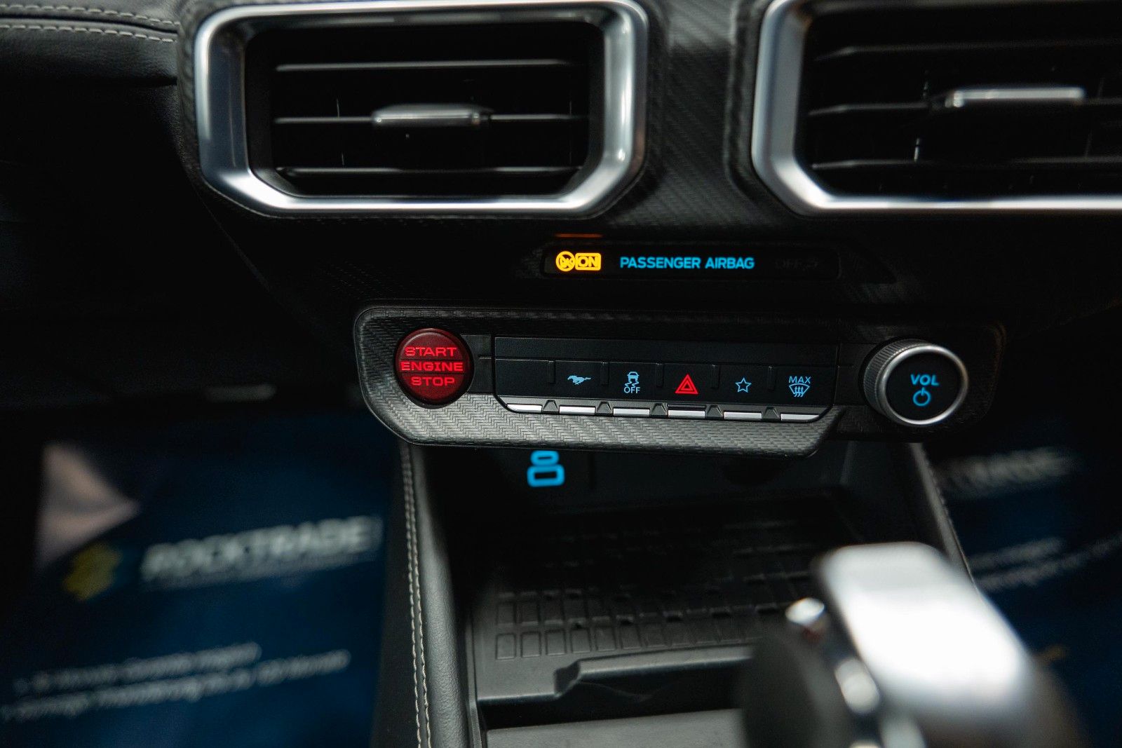 Fahrzeugabbildung Ford Mustang Fastback 5.0 TiVCT V8 Dark Horse PREMIUM