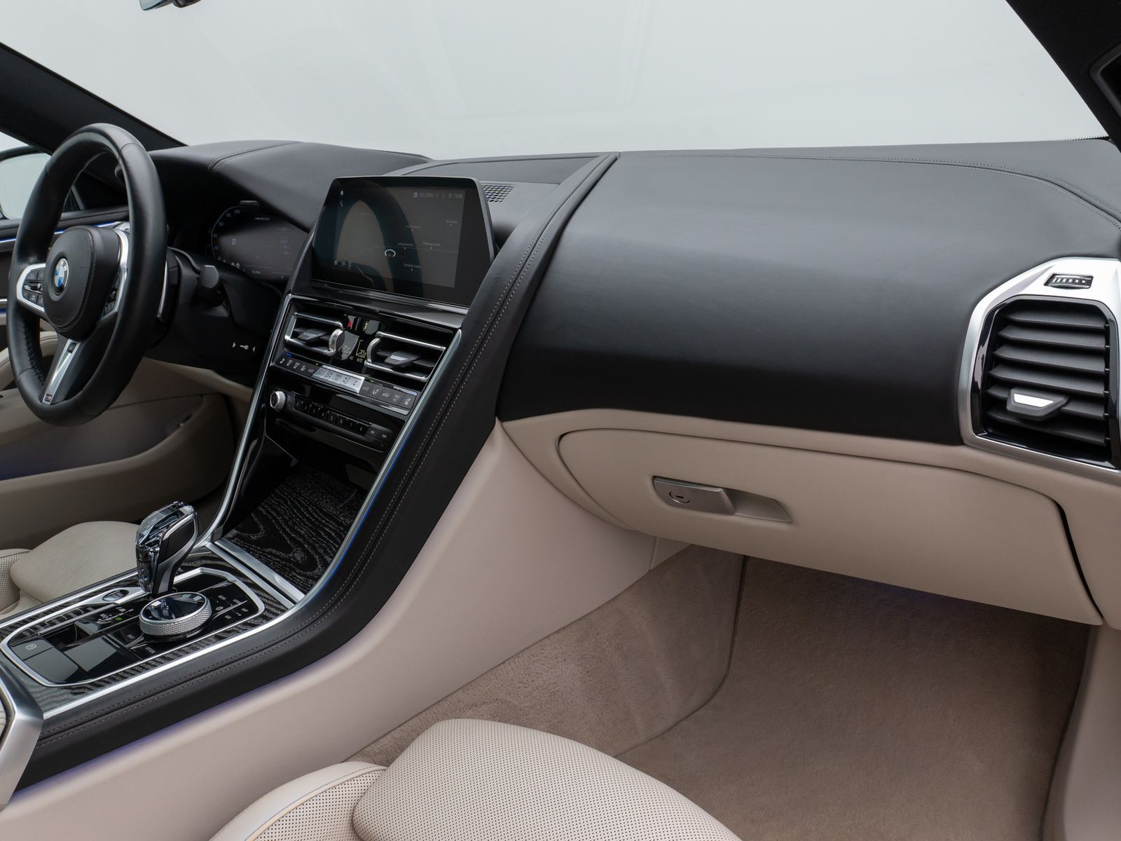 Fahrzeugabbildung BMW M850i xD GC Panorama 360° Laser HUD H/K SoftCl